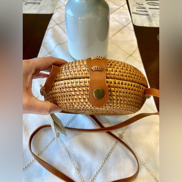 NWT 8” round rattan boho style ATA Grass cross body purse leather strap. - Picture 2 of 16